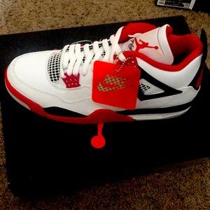 Air Jordan 4 Retro